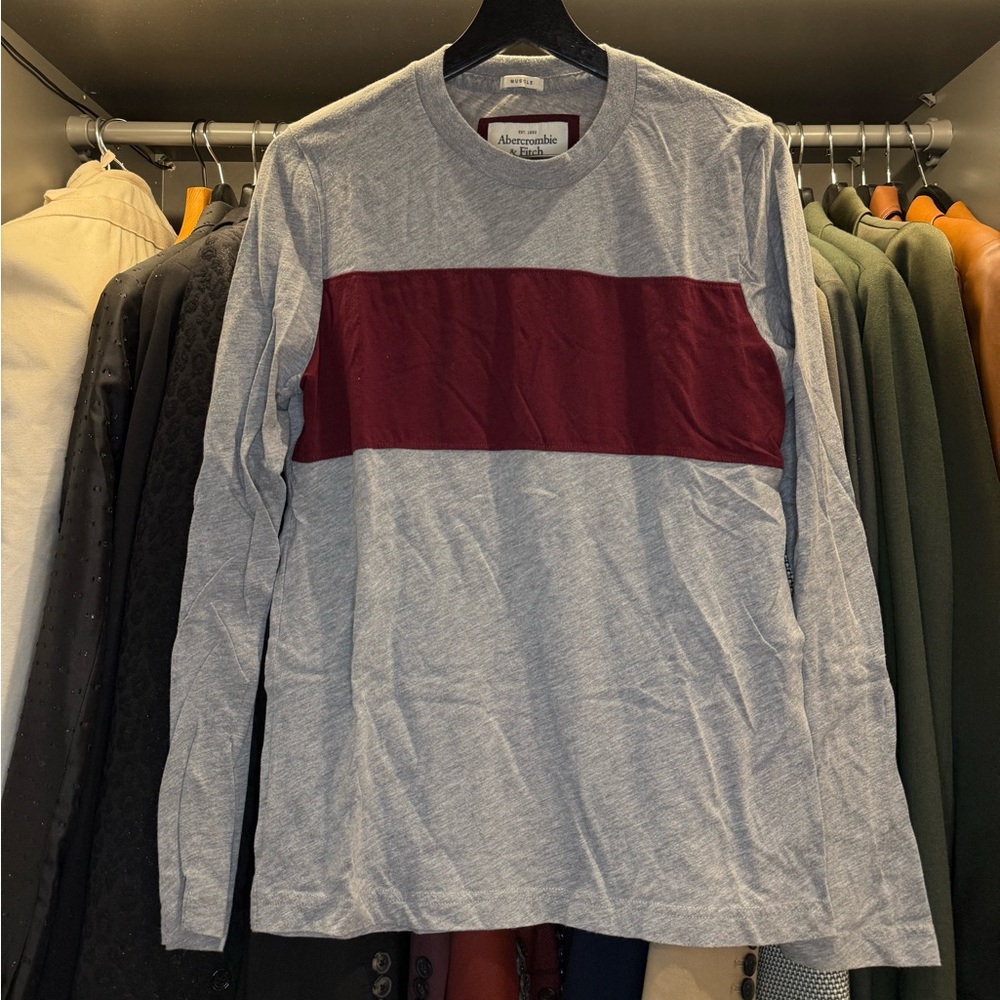 Abercrombie & Fitch Long-Sleeved T-Shirt (Men’s)